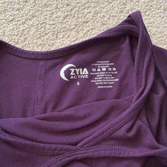 Zyia Active Blackberry Twist tank - Picture 5 of 5